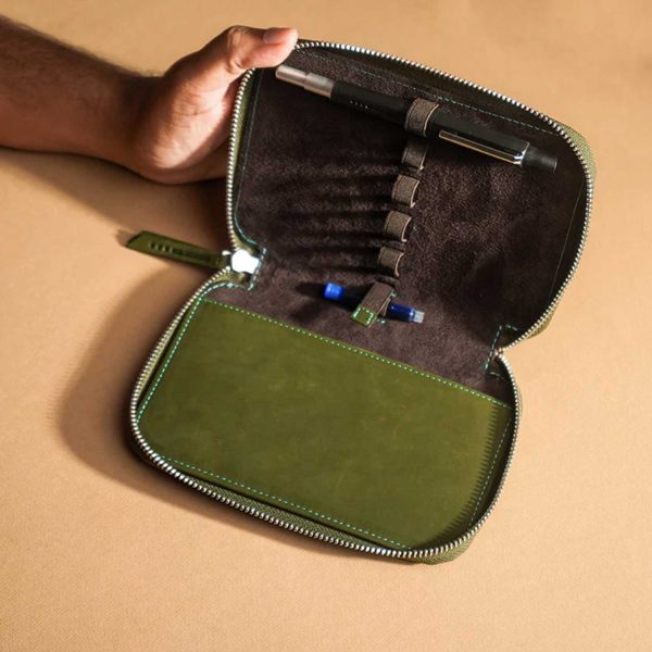 Endless Companion Leather Adjustable 5 Pen Holder - Green For Sale